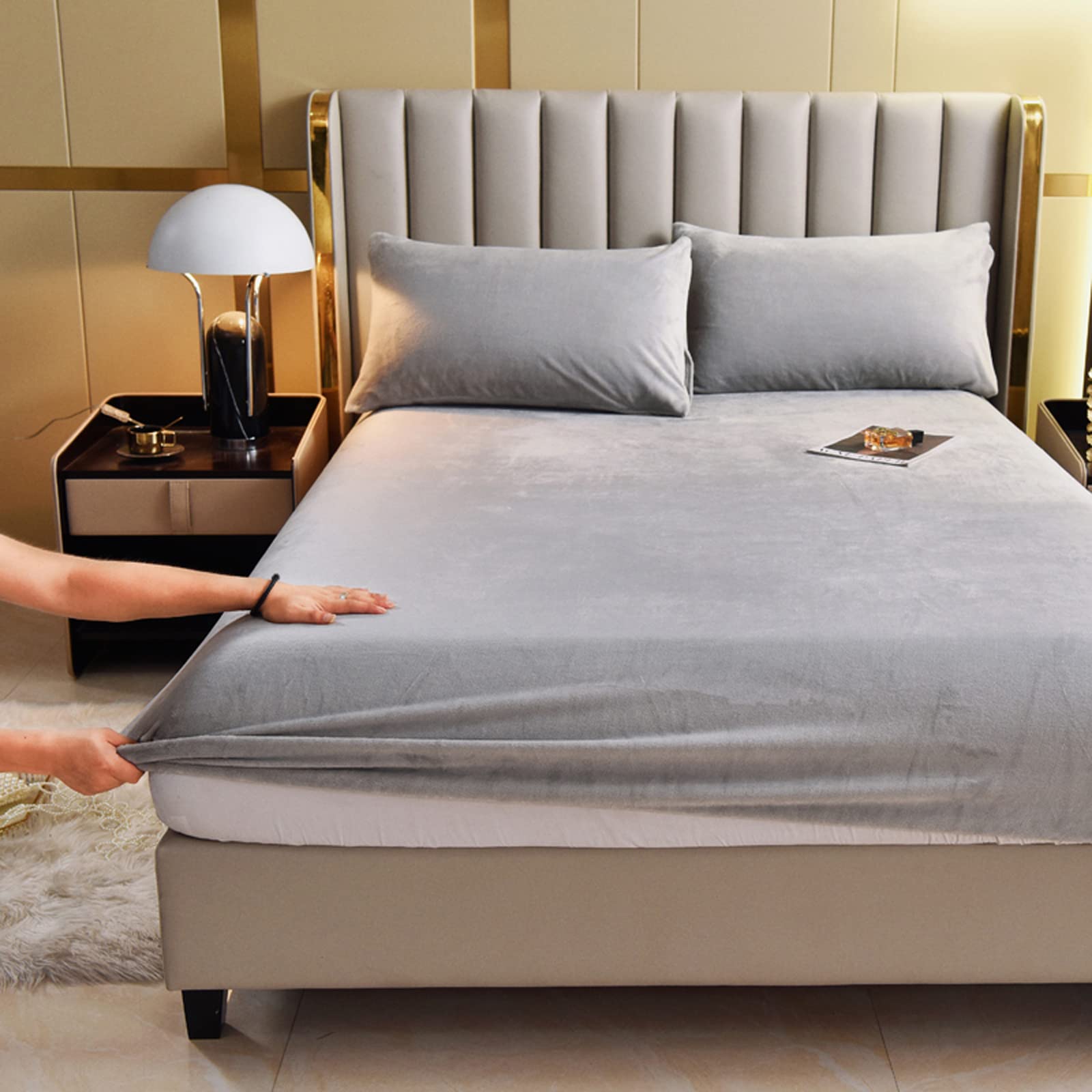 Loft & Aura™ Velvet Thermal Mattress Cover
