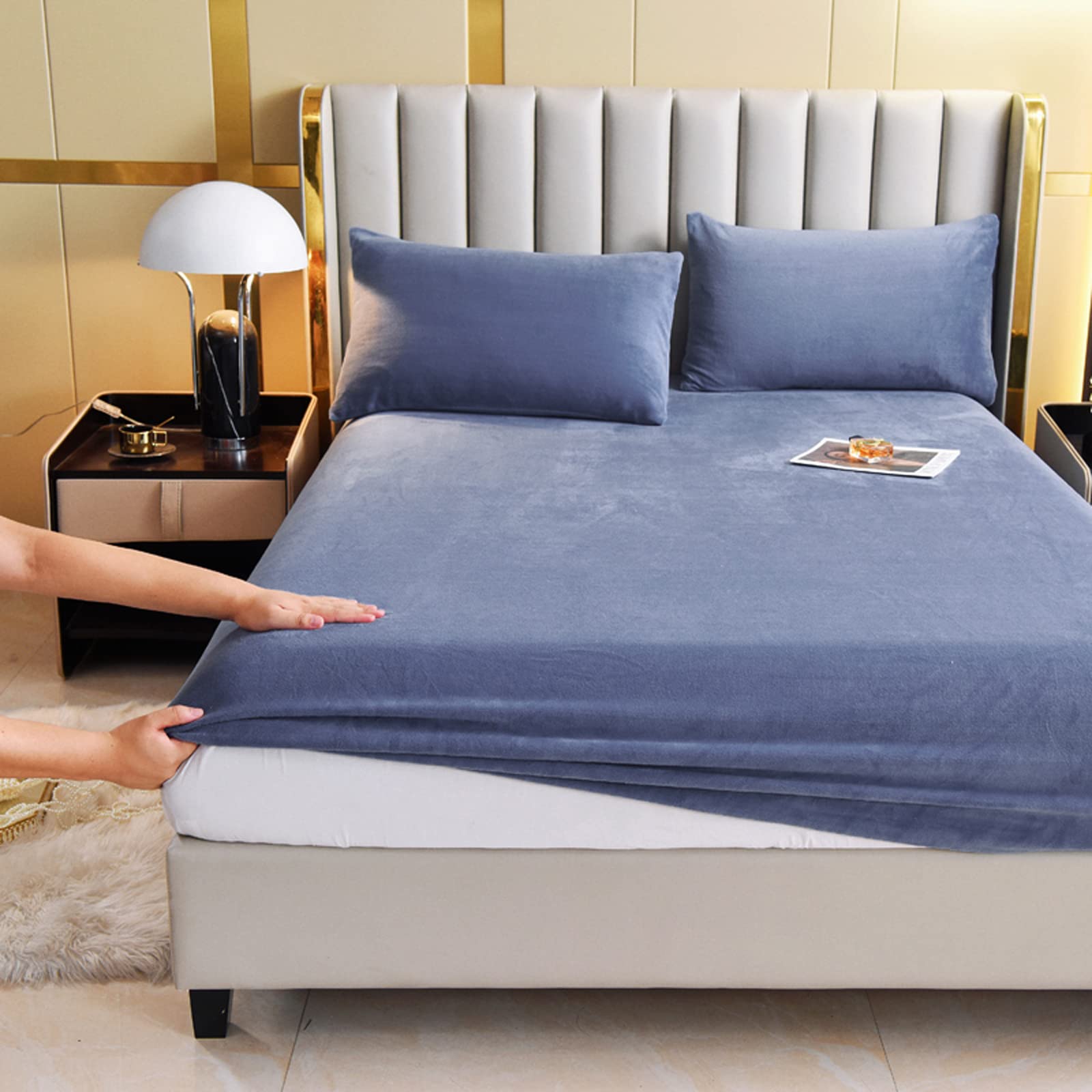 Loft & Aura™ Velvet Thermal Mattress Cover