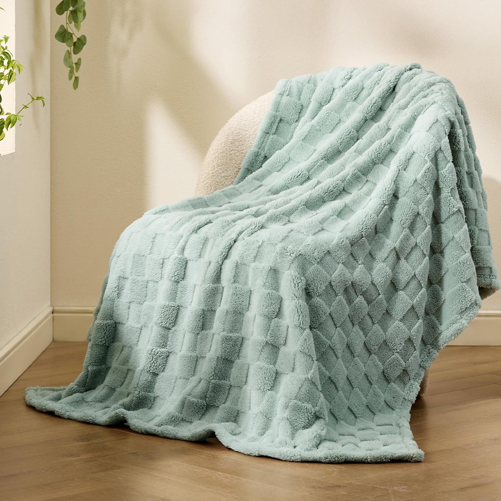 Loft & Aura™ Cozy Checkered Fleece Throw Blanket