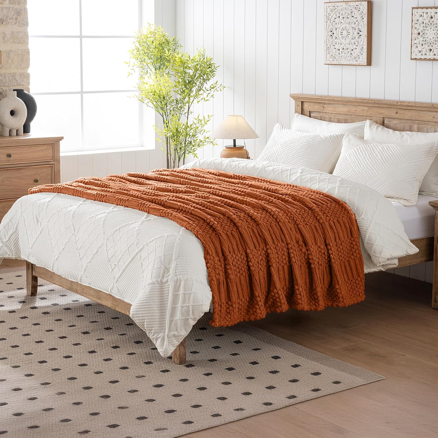 Loft & Aura™ Soft Throw Blanket for Couch or Bed – Lightweight Fleece Boho Blanket