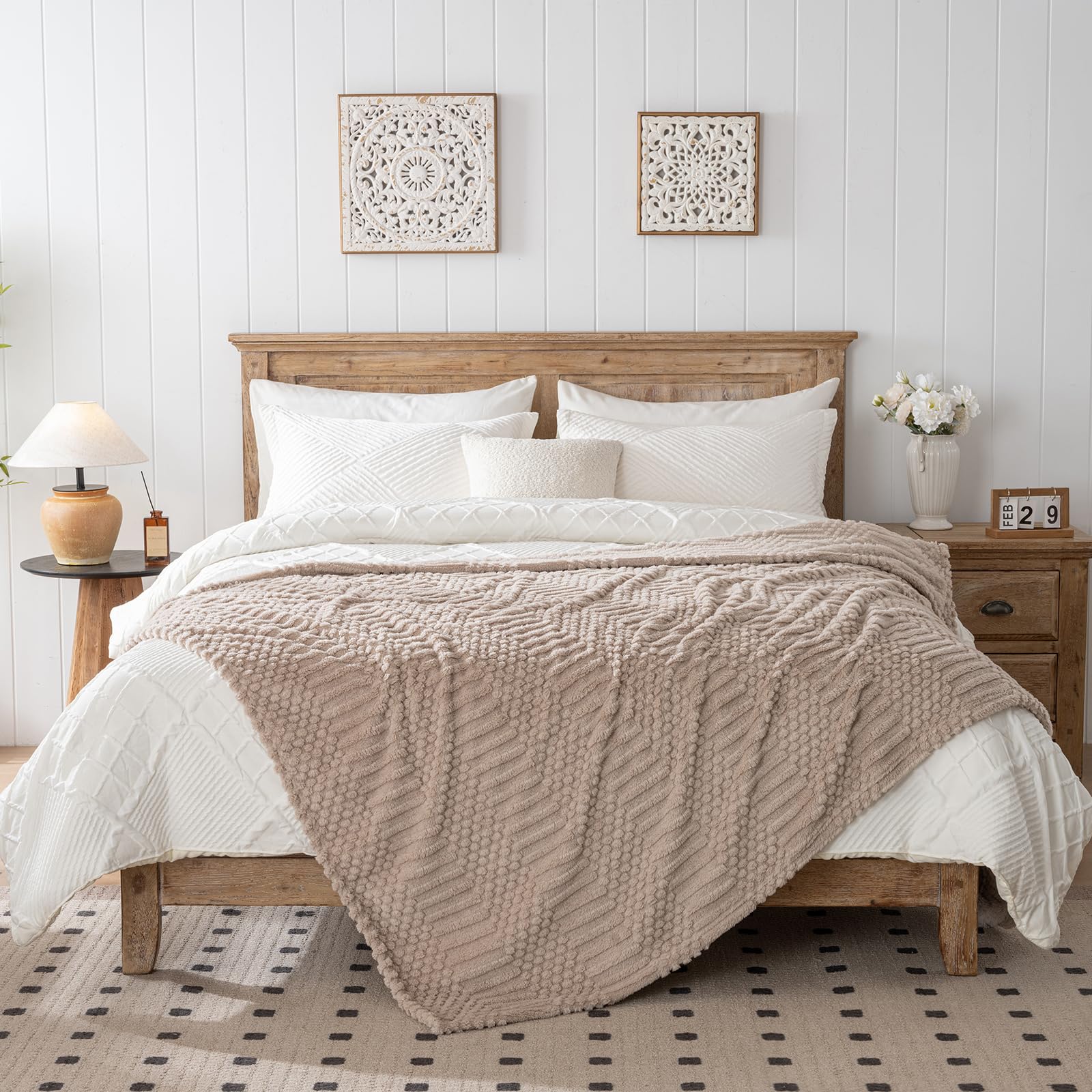 Loft & Aura™ Fleece Throw Blanket for Couch