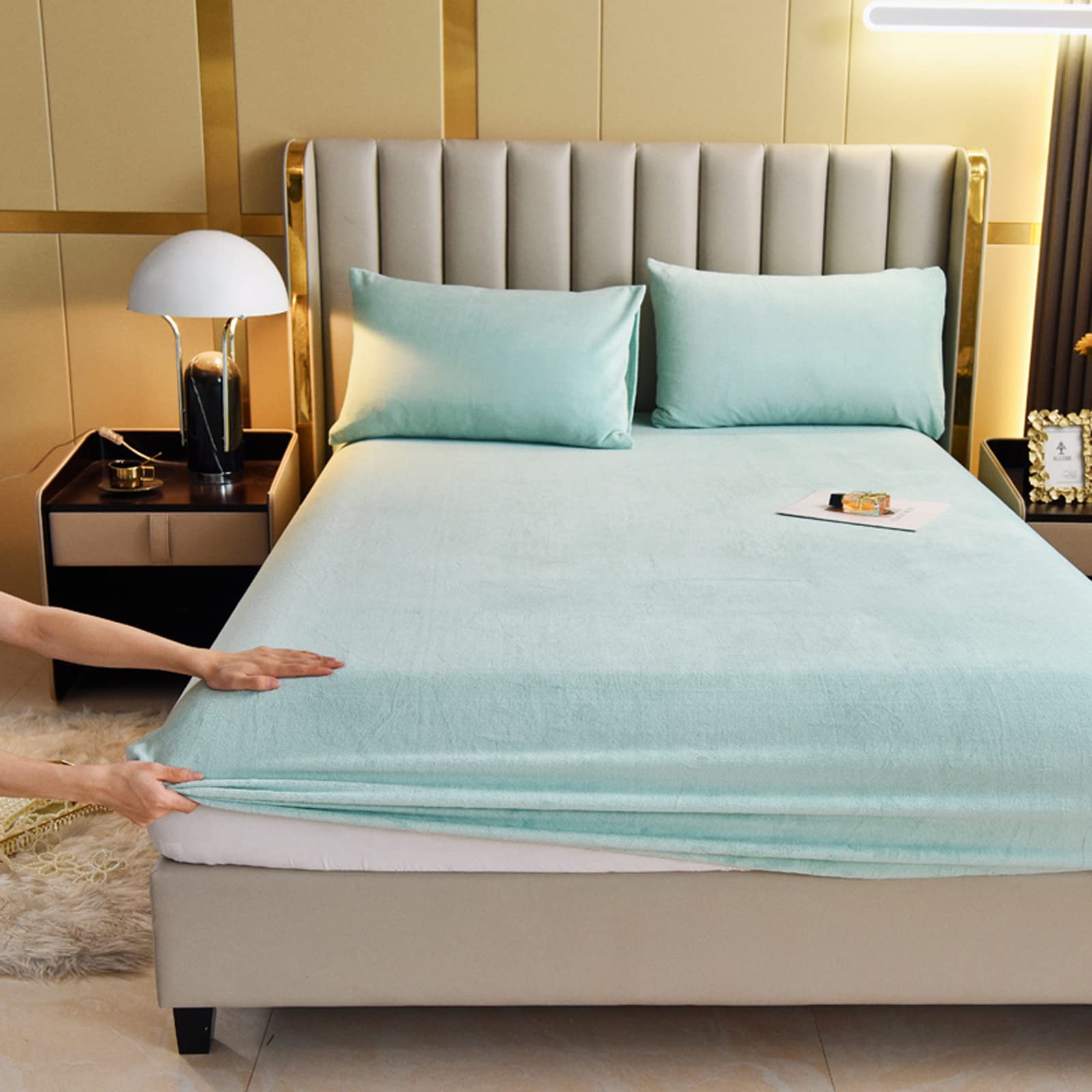 Loft & Aura™ Velvet Thermal Mattress Cover